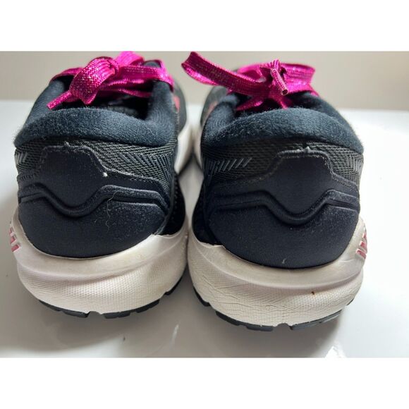 Brooks black/magenta Addiction GTS 15. Size 7.5(W) - Picture 4 of 8